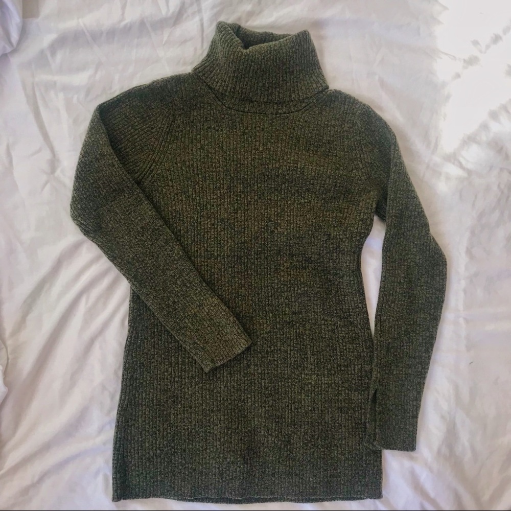 Banana Republic olive turtleneck sweater